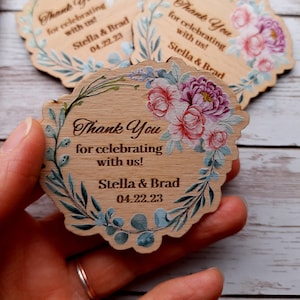 Wedding favors, wooden wedding favor magnets with floral design, personalized thank you magnets for wedding guests, summer flowers print
