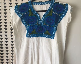 Vintage, 1970s, Embroidered, Linen, Peasant Blouse Size M/L