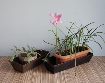 2 Stück Blech Pflanzgefäße oder Töpfe Tabletts, Kastenformen, Brotbackformen, Backwarenauslage, Vintage Bauernhaus / Cottage Küchenaufbewahrung oder Dekor