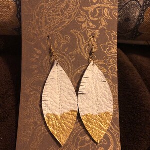 Feather Earrings White and Gold Leather Hand painted and sewn 画像 3