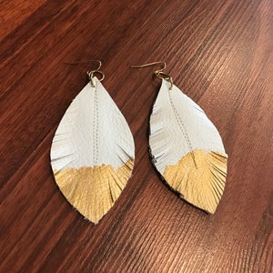 Feather Earrings White and Gold Leather Hand painted and sewn 画像 2