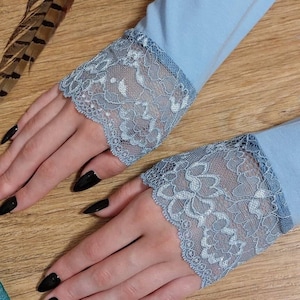 Blue sleeves with lace. Long knitted mitts. Long sleeves. Muslim accessory.