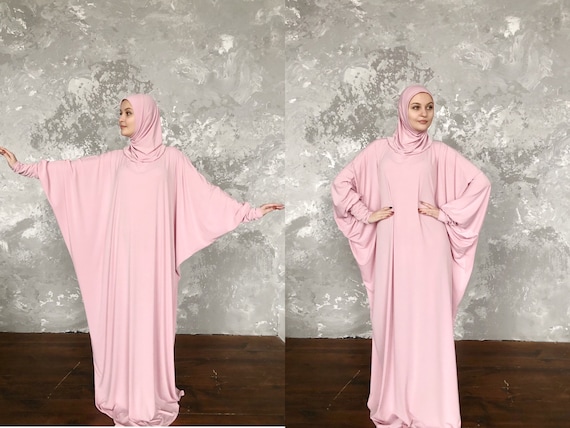 limited edition jersey maxi dress with attached hijab reviews Yeah I know I disappeared for a minute life was life-ing and I had to take  a step back and prioritize what matters , But Im back and this time  Im not just giving outfit of the day, Im giving