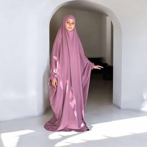 Light thin pale pink crepe Khimar, muslim summer jilbab dress, traditional ready to wear hijab, prayer Dress