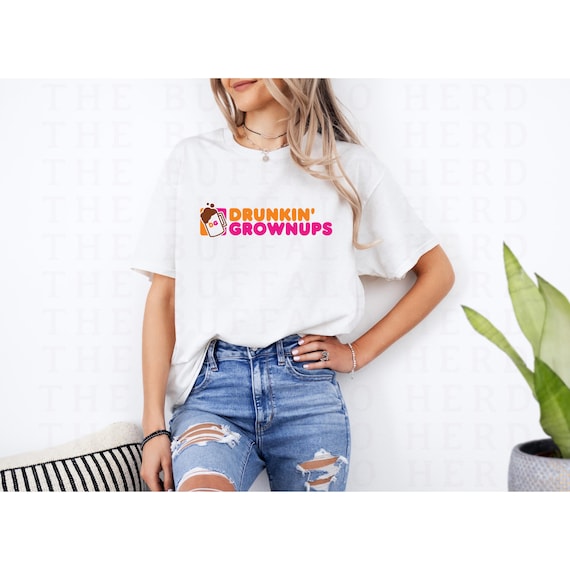 Drunkin Grownups Funny Women’s Coffee Graphic Tee, Coffee Lover Mom Shirt, Hot Mess Mama Top, Sarcastic Quote Sweater