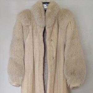 Womens Vintage Rovalia Luxury White Mink Stroller Coat Blush Fox Collar and Sleeves Size 10-14 Large/Extra Large US