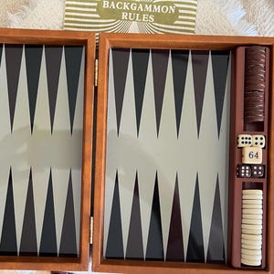 Small Backgammon Game Case Off White and Brown Magnetic Pieces Dice Doubling Dice  (3698)
