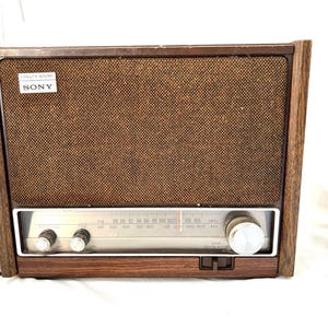 Vintage Sony Tabletop Radio AM/FM Wood Casing Fidelity Sound! Model ICF-9640W  (3332)