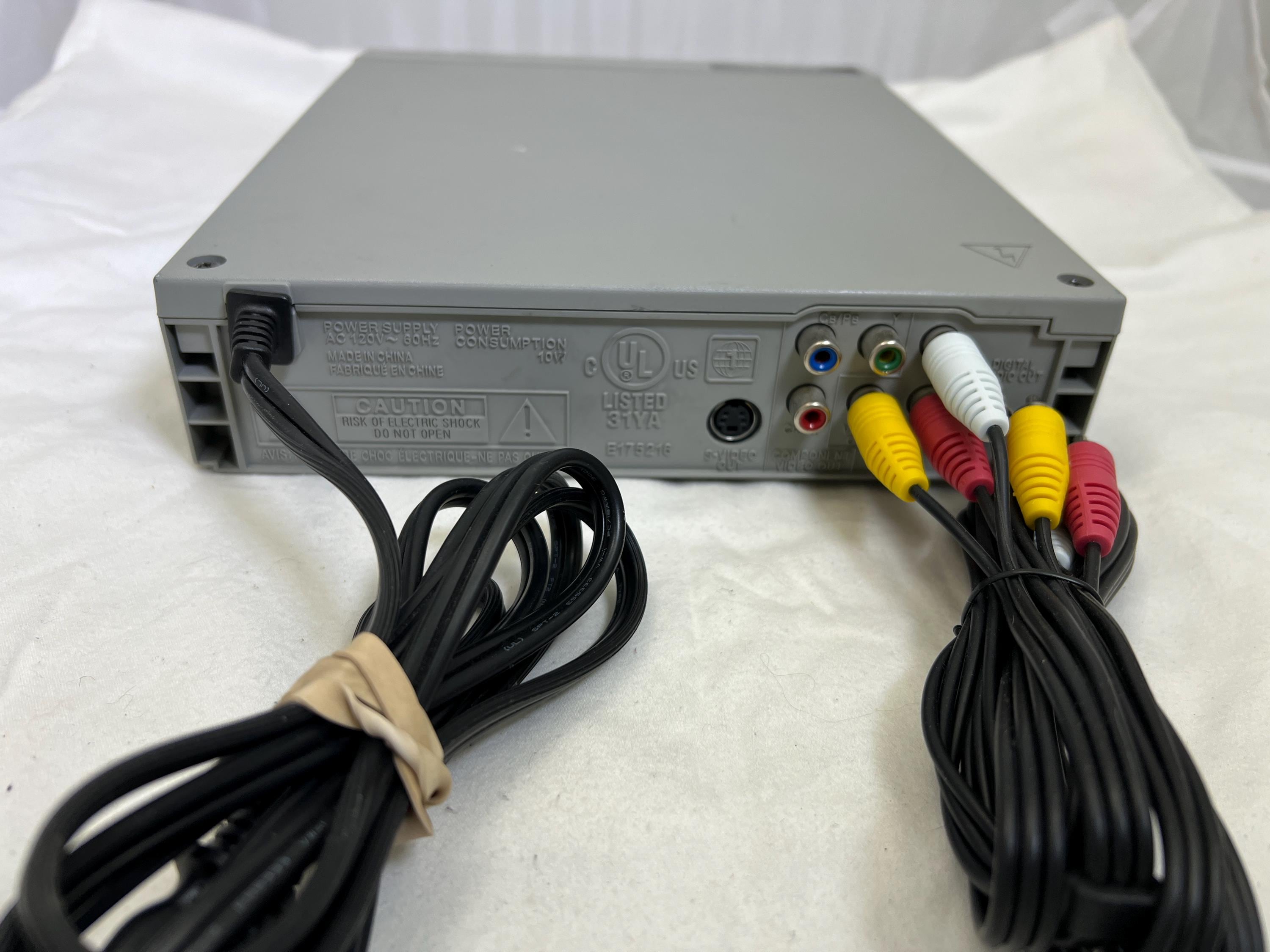Magnavox DVD Player With Five Dvd's From the 2000s Dvd-to-tv