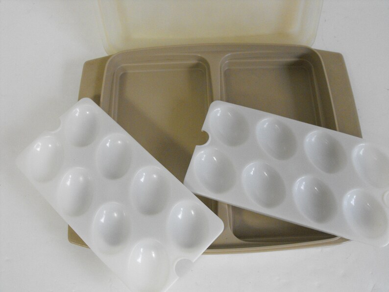 Vintage Tupperware 16 Deviled Eggs Container With Lid 7233 Etsy