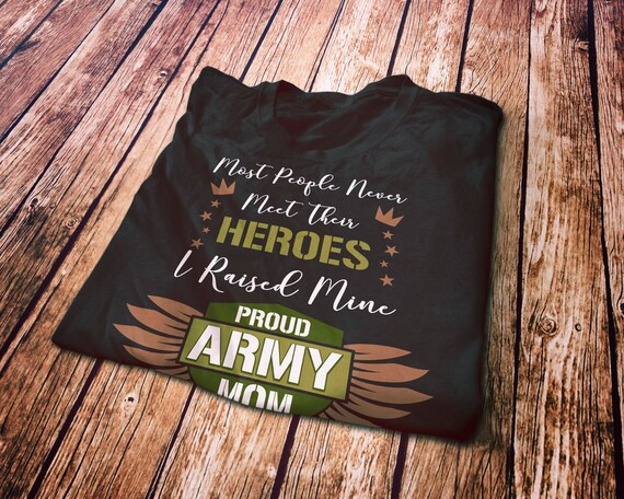 Proud army mom T-Shirt