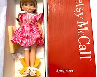 Vintage 1998 Tonner 14” Betsy McCall Doll Toy Original Box Papers Betsy’s Family Gingham Dress Sandals