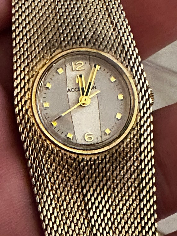 Vintage 1973 Bulova 14k Gold Mesh Band Original Box Papers  display picture 1