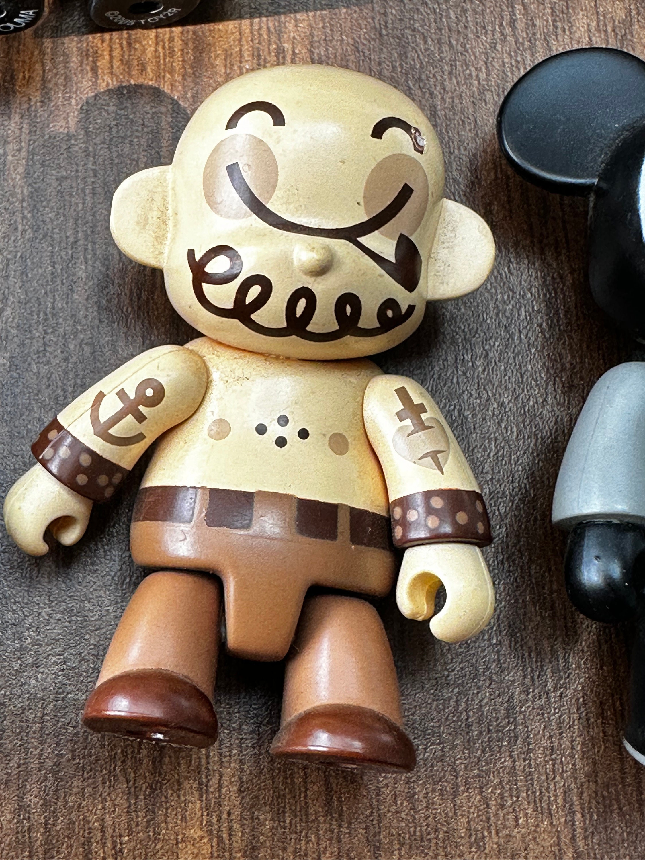 Vintage 2005 Toy2r Qee 2.5” Pepare Vertare Huber-shy Touma 123klan