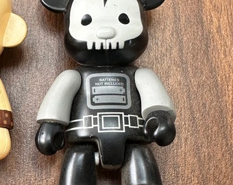 Vintage 2005 Toy2r Qee 2.5” Pepare Vertare Huber-shy Touma 123klan