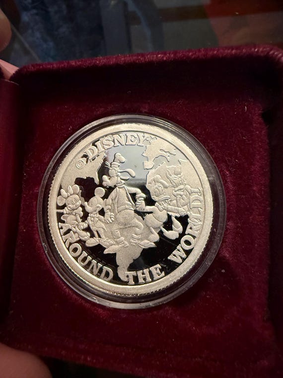 Vintage 1988 Walt Disney Rarities .999 Sterling Silver 1oz Around
