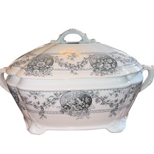 Vintage 1900 J&G Meakin Hanley England Ironstone Blue Gray Floral Transferware Soup Stem Tureen Serving Bowl Lid 12x7x6”