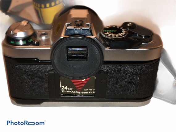 Vintage 70/80's Canon AE-1 35mm Camera Kodak Film Strap Vintage 70/80's Canon AE-1 35mm Camera Kodak Film Strap
