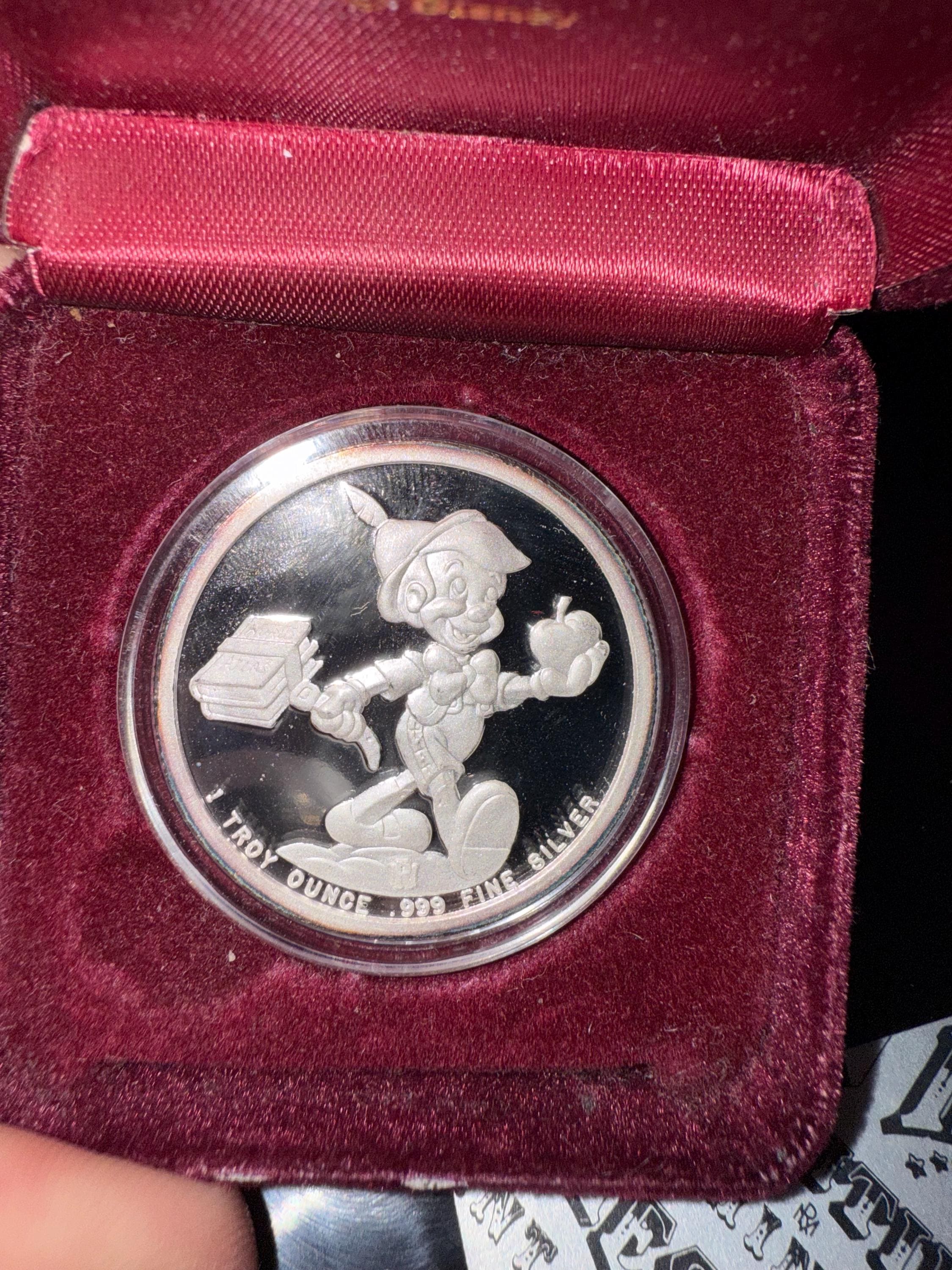 Vintage 1988 Walt Disney Rarities .999 Sterling Silver 1oz Around