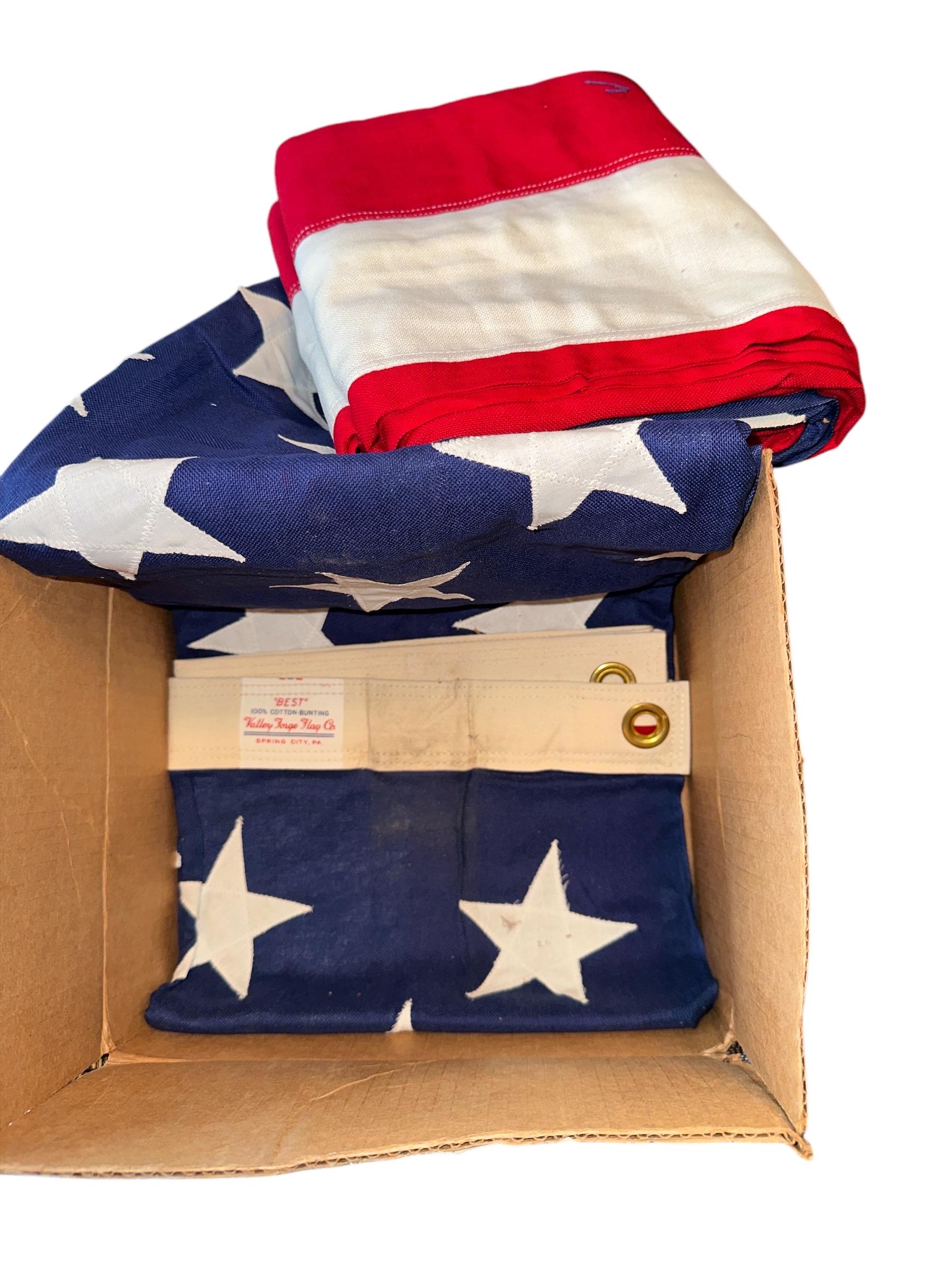 Bandera vintage de los años 50 de Valley Forge Co., 50 estrellas, 5 x 9,5, bandera estadounidense de EE. UU., estrellas y rayas cosidas, caja de asuntos veteranos