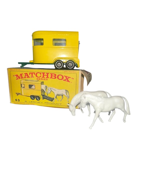 Vintage 70's Lesney Matchbox #43 Yellow Pony Horse Trailer With 2