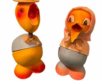 Vintage 60's German Paper Mache Pascua Pintado a mano Pato Huevo Par Bufanda Pañuelo Sombrero de copa Contenedor de dulces Estatuilla Juguete Hecho en Alemania 6 "