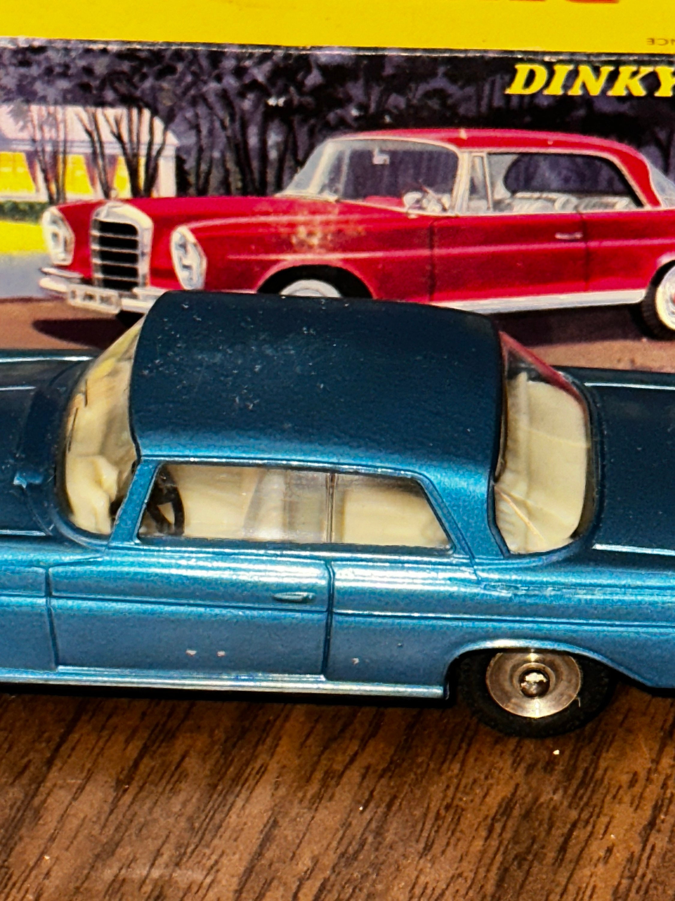 Dinky Toys France 533 Coupé Mercedes-Benz 300 SE | AU JOUET PARISIEN