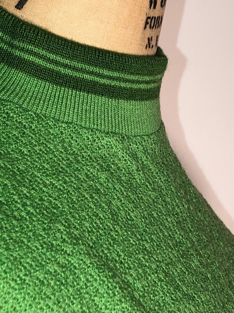 Vintage 60/'s Dunbarton by Jewel Avacado Green Acrylic High Colar Short Sleeve Groovy Go-Go Mod Sweater Top Shirt Med