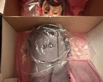 Vintage 1990 Madame Alexander UFDC Special Limited 8” Doll In Box