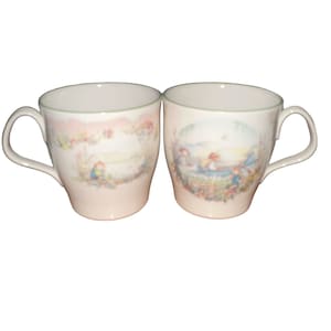 Vintage 1987 Royal Albert Bone China Wind In The Willows Portly’s Return Handled Coffee Tea Mug Cup Set Of 2 England Teacup