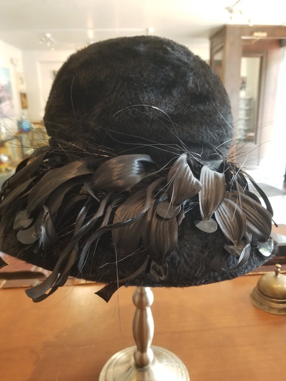 Stunning 1930s Christian Dior Black Felted hat wit