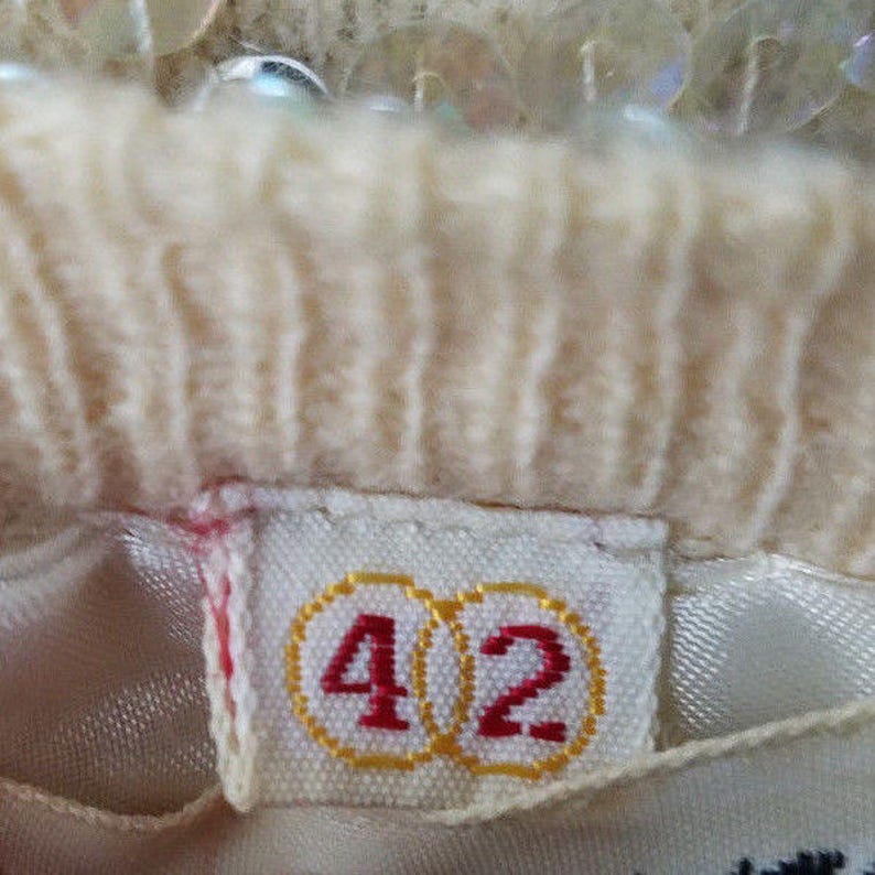 Women/'s Size Large Medium 48 Vintage 1960s Ambassador Hotel Far East Mansion Hong Kong Rare Crop Cardigan Sweater