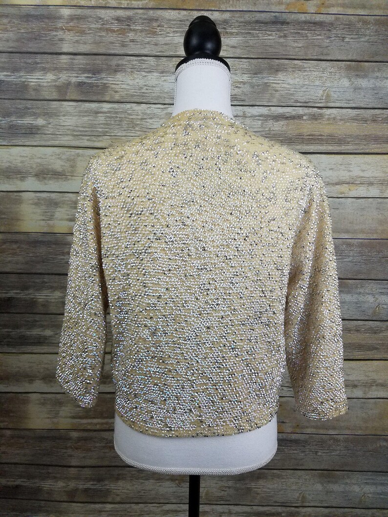 Women/'s Size Large Medium 48 Vintage 1960s Ambassador Hotel Far East Mansion Hong Kong Rare Crop Cardigan Sweater