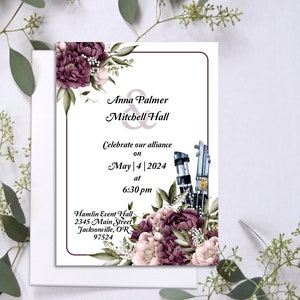 Puede incluir: Una invitaci&oacute;n de boda con un dise&ntilde;o floral en tonos rosa y morado. La invitaci&oacute;n presenta los nombres "Anna Palmer" y "Mitchell Hall" y la fecha "4 de mayo de 2024".
