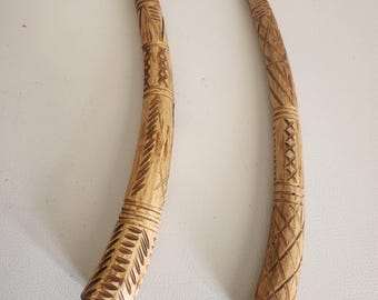 Neue Holz handgefertigte Imitation Stoßzahn / Igbo Männer Stoßzahn / afrikanische kulturelle Zubehör / Stoßzahn / handgefertigte Accessoires