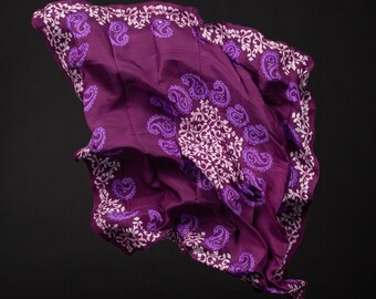 Foulard en soie Kelagayi prune à motifs violets et blancs