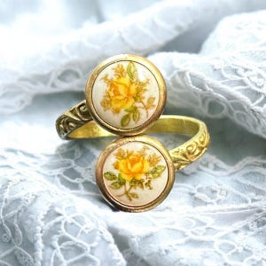 Sarah Coventry Rose Ring - Etsy display picture 2