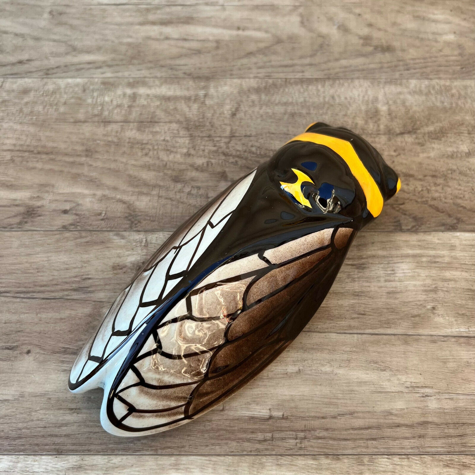 Vintage Français Majolica Cicada Wall Pocket Vase Provence 04032211