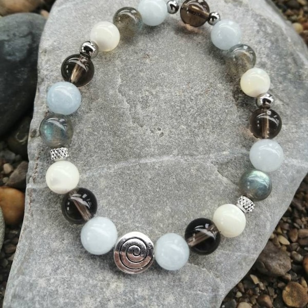 Bracelet labradorite, quartz fumé, nacre et aigue marine