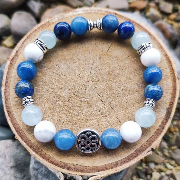 Bracelet élastique avec perles en aventurine bleue, aigue marine, howlite, et lapis lazuli.