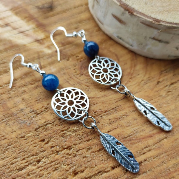 Boucles d'oreilles attrape rêves dreamcatcher avec perles en cyanite