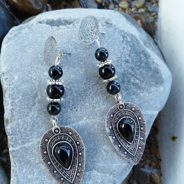 Boucles d'oreilles ethniques onyx et oeil de faucon