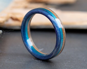 Bague en bois minimaliste de skateboard recyclé, alliance, cadeau d'anniversaire de 5 ans, bleu, bague en bois, bague de promesse, cadeau petit ami, pour elle