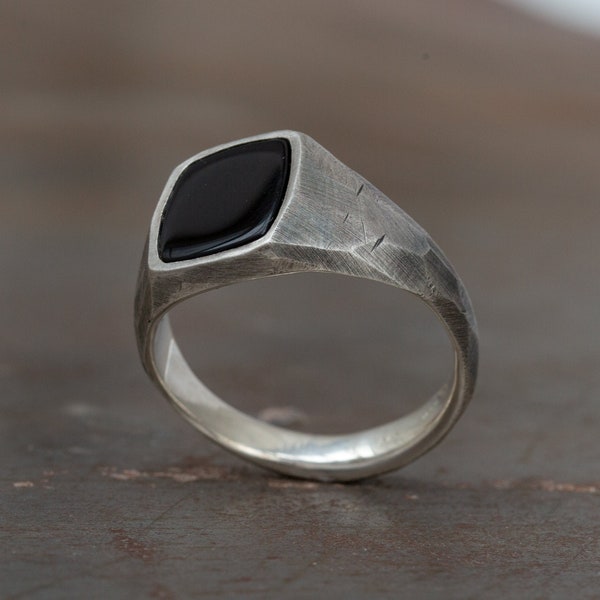 Plata oxidada con anillos de sello facetados de ónix negro, anillo de hombre moderno, regalo de novio, joyería para hombre, aniversario, gema plana, anillo meñique