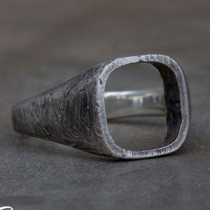 Rustic Signet Ring - Dark Jewellery - Mens Ring - Wedding Band - Boyfriend Gift - Pinky - Oxidized Silver Signet Rings - Unique  - Black Gem