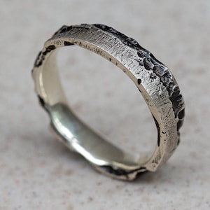 oxidierter rustikaler Silberring - Ehering - Handgemachter Herrenring - Roher Verlobungsring - Einzigartiger Jubiläumsring