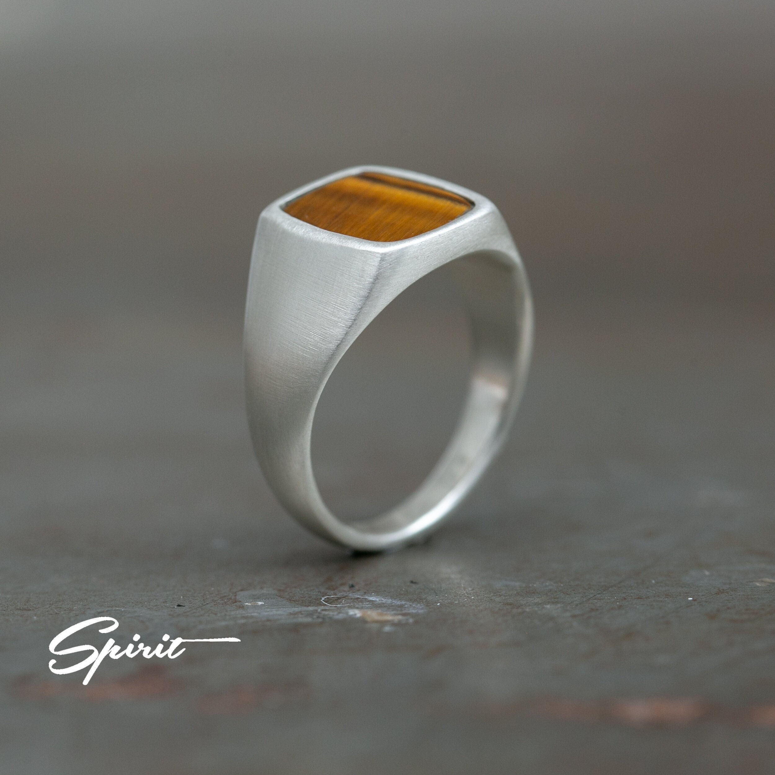 Anello Uomo Con Pietra Occhio Di Tigre E Sigillo Gotico - Gioiello In Acciaio Inossidabile Oro/Argento
