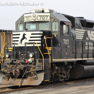 Norfolk Southern RP-E4C Switcher - Diesel Locomotive - photo