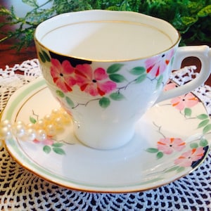 Roslyn handbemalte Teetasse mit Untertasse