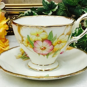 1940&#39;s Royal Albert teacup and saucer